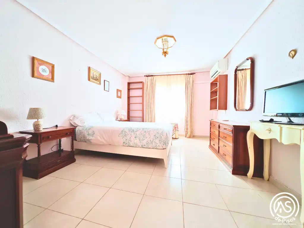 Habitación de Piso en venta en Zaragoza con Aire acondicionado, Calefacción y Amueblado