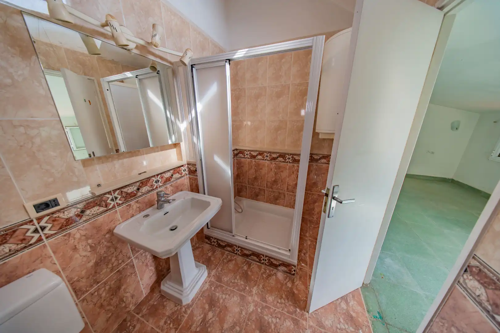 Bany de Casa o xalet en venda en Santa Cruz de Tenerife amb Jardí privat, Terrassa i Piscina