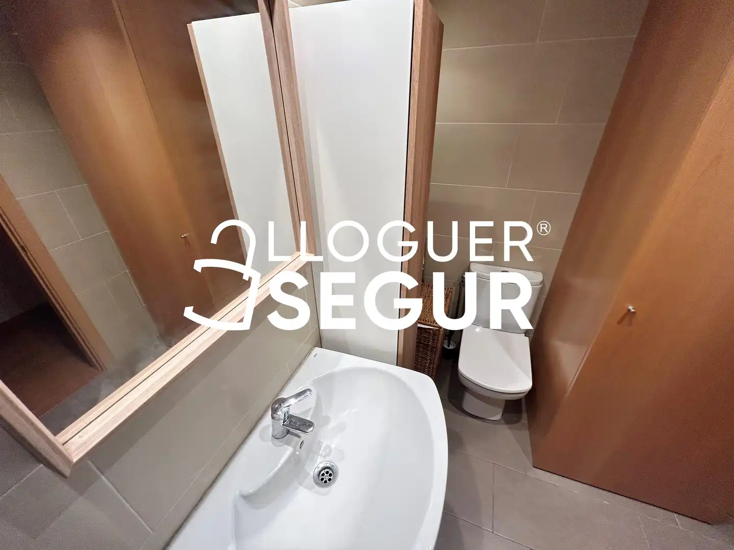 Baño de Piso de alquiler en El Vendrell con Aire acondicionado y Amueblado