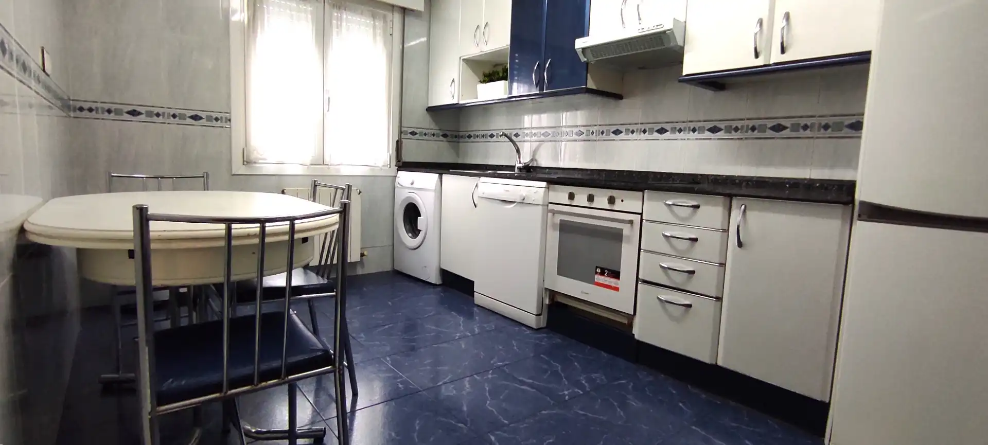 Cocina de Piso en venta en Valle de Trápaga-Trapagaran con Calefacción, Amueblado y Balcón