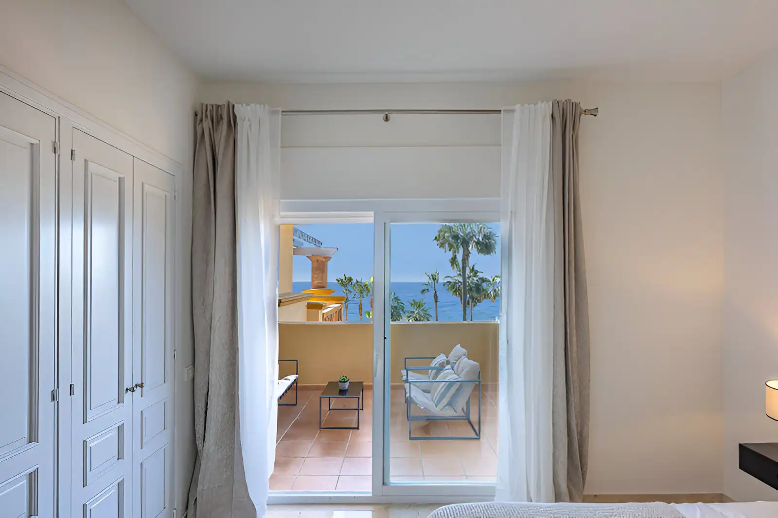 Habitación de Apartamento en venta en Marbella con Aire acondicionado, Terraza y Trastero