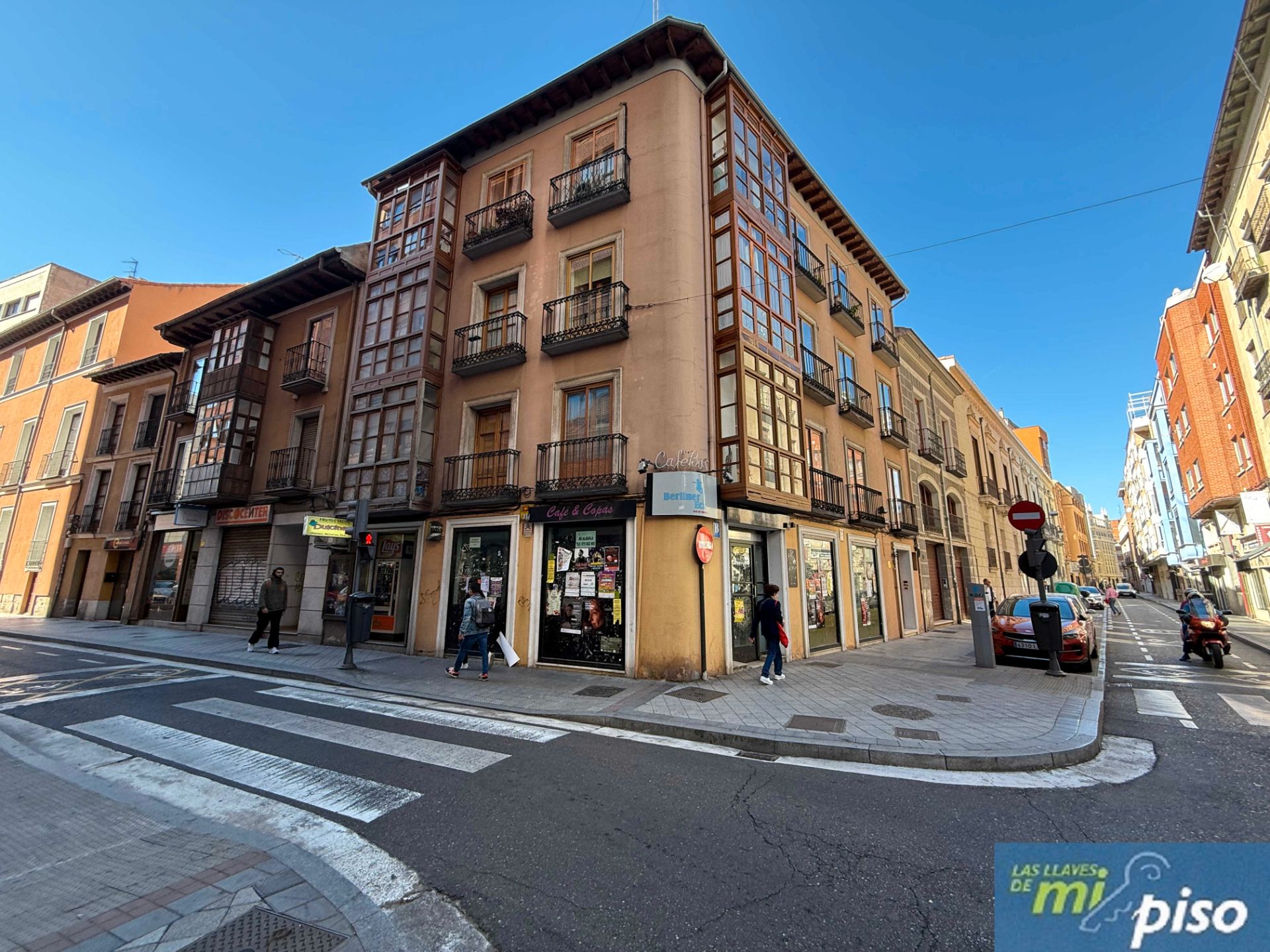 Exterior view of Flat for sale in Valladolid Capital  with Heating, Parquet flooring and Balcony
