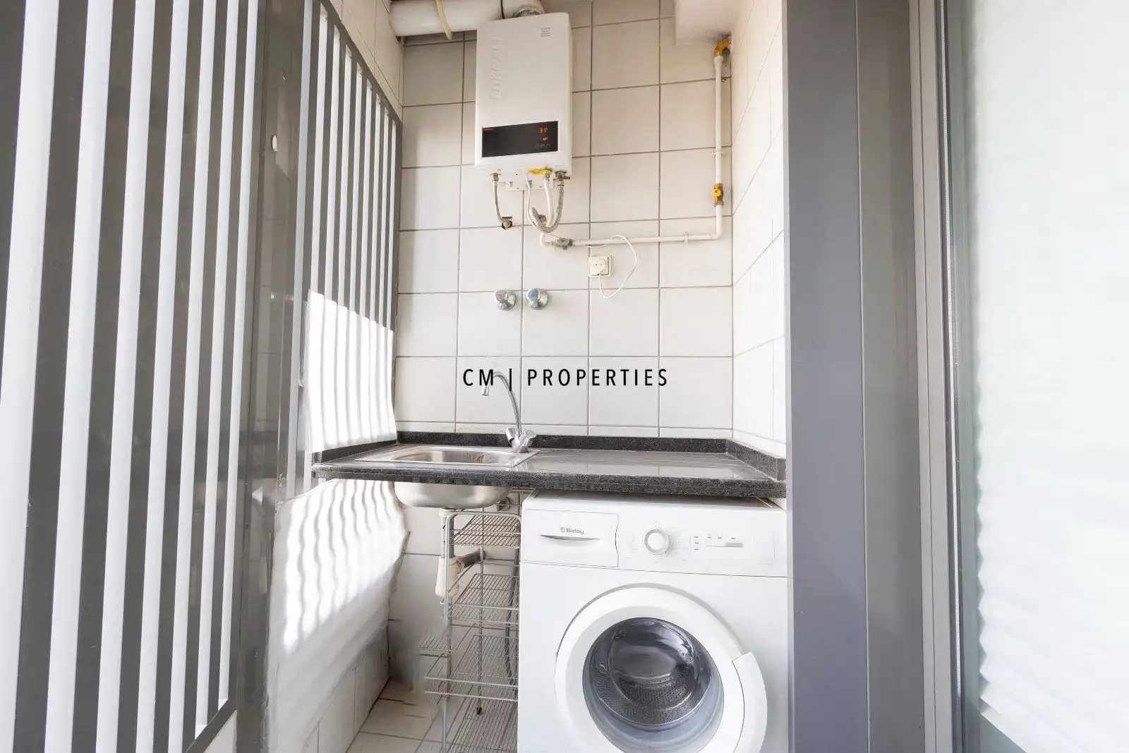 Kitchen of Flat for rent in Valencia  with Air Conditioner, Heating and Terrace