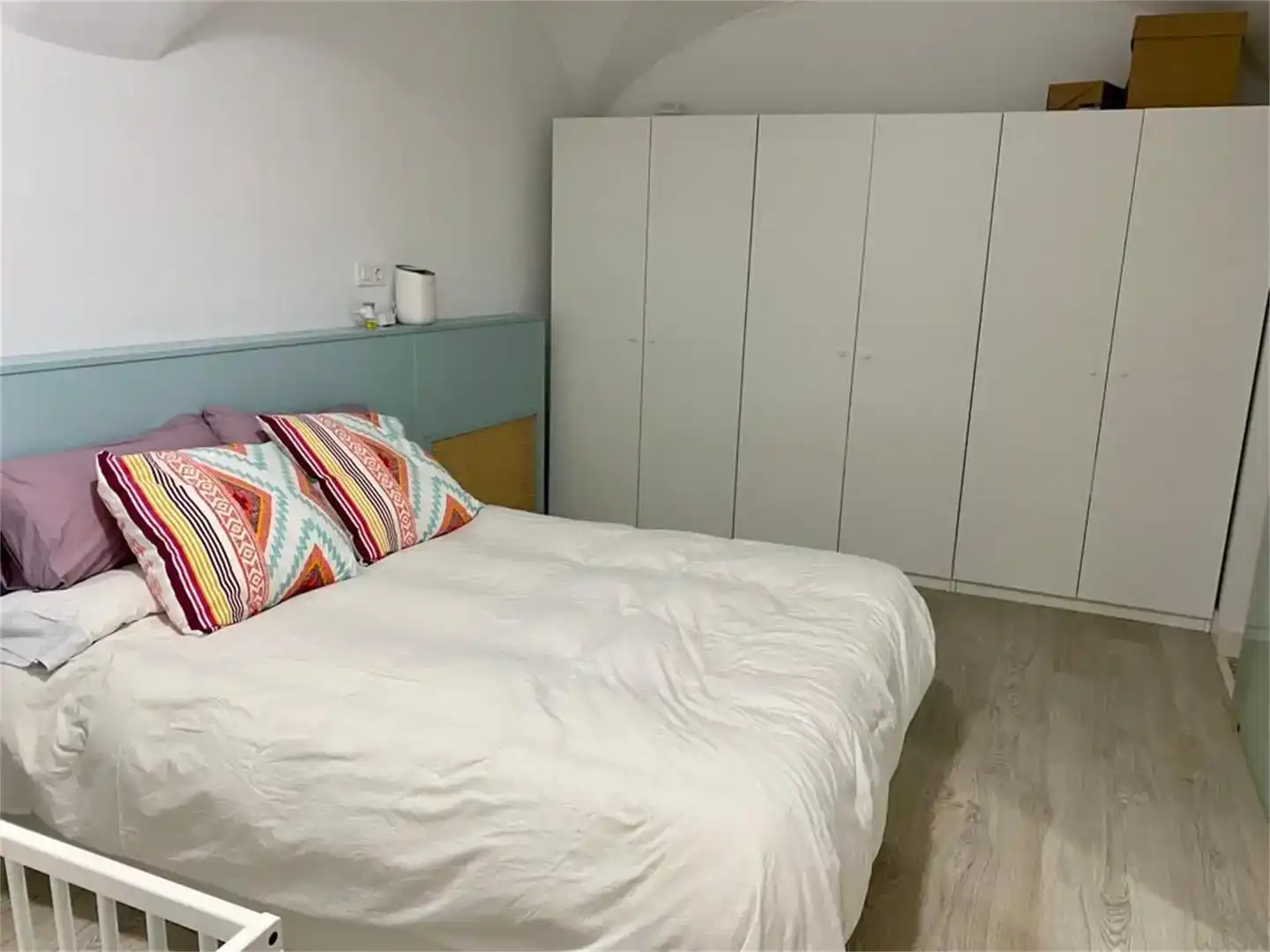 Schlafzimmer von Erdgeschoss zum Verkauf in Cáceres Capital mit Klimaanlage