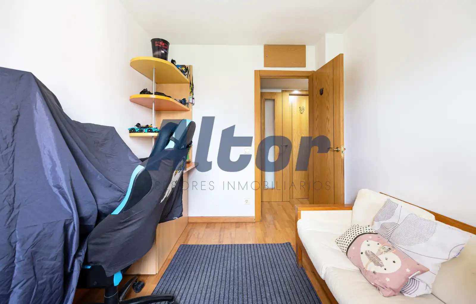 Bedroom of Flat for sale in Fuenlabrada  with Heating, Terrace and Swimming Pool