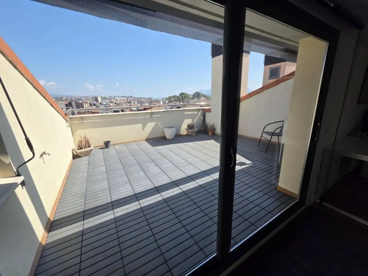 Duplexes for rent in Calle MOSSÈN SERAPI FARRE, Poble Nou
