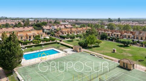 Foto 2 de Casa adosada en venda a Avenida Golf, 43, Simancas, Valladolid