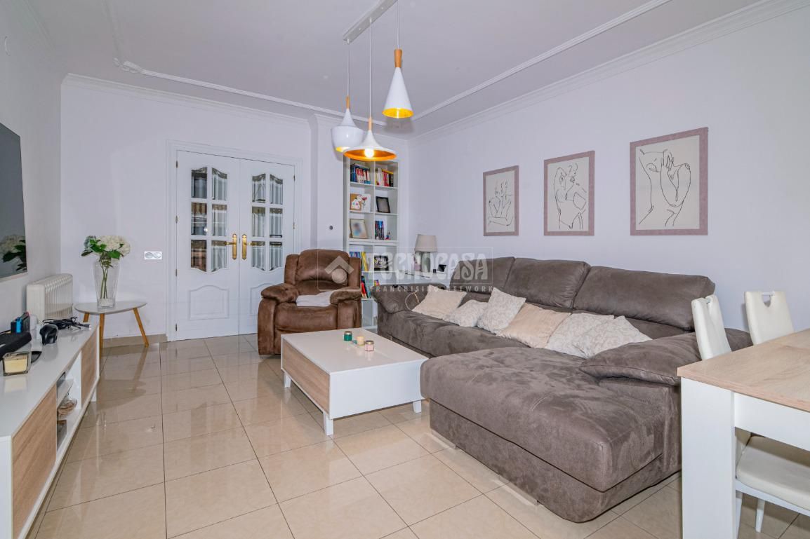 Sala d'estar de Pis en venda en Peligros amb Aire condicionat i Balcó