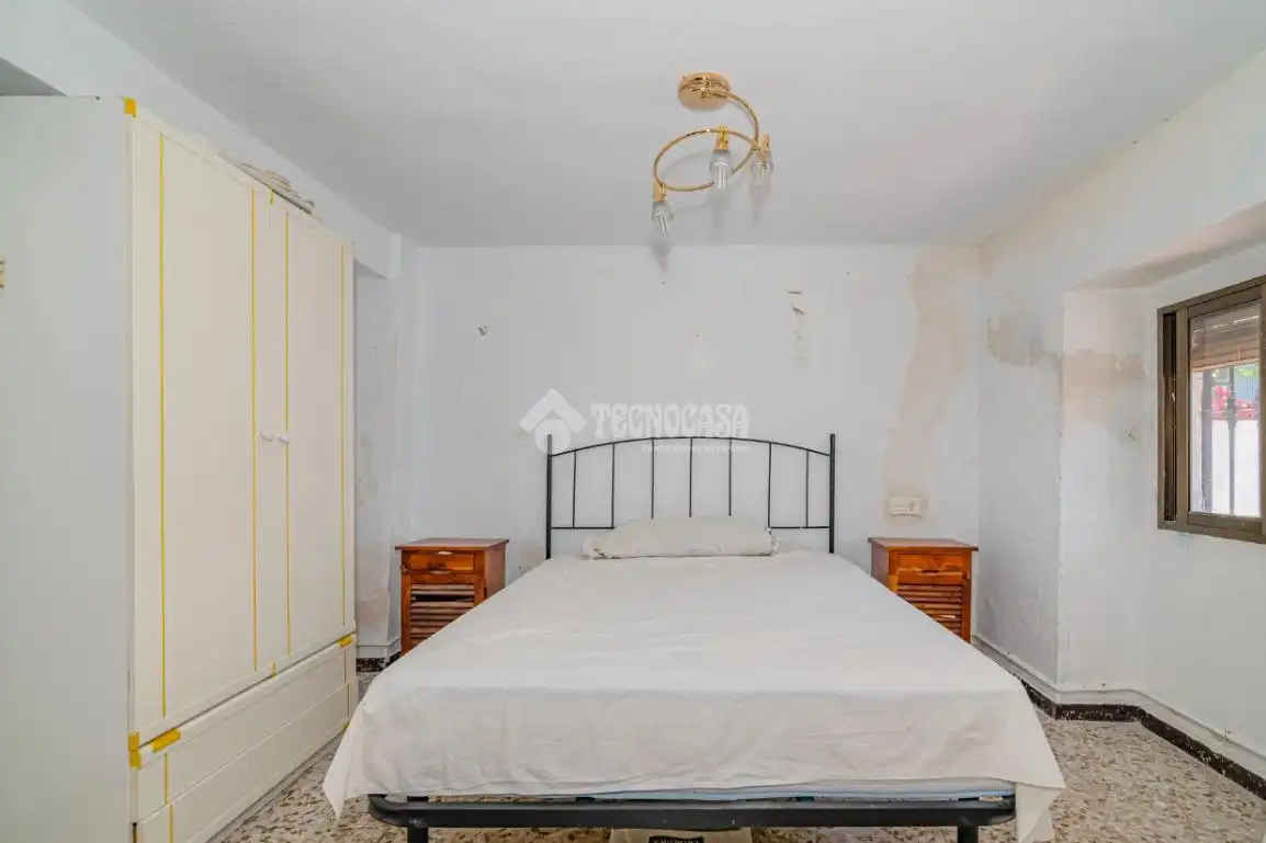 Dormitori de Casa adosada en venda en Loja