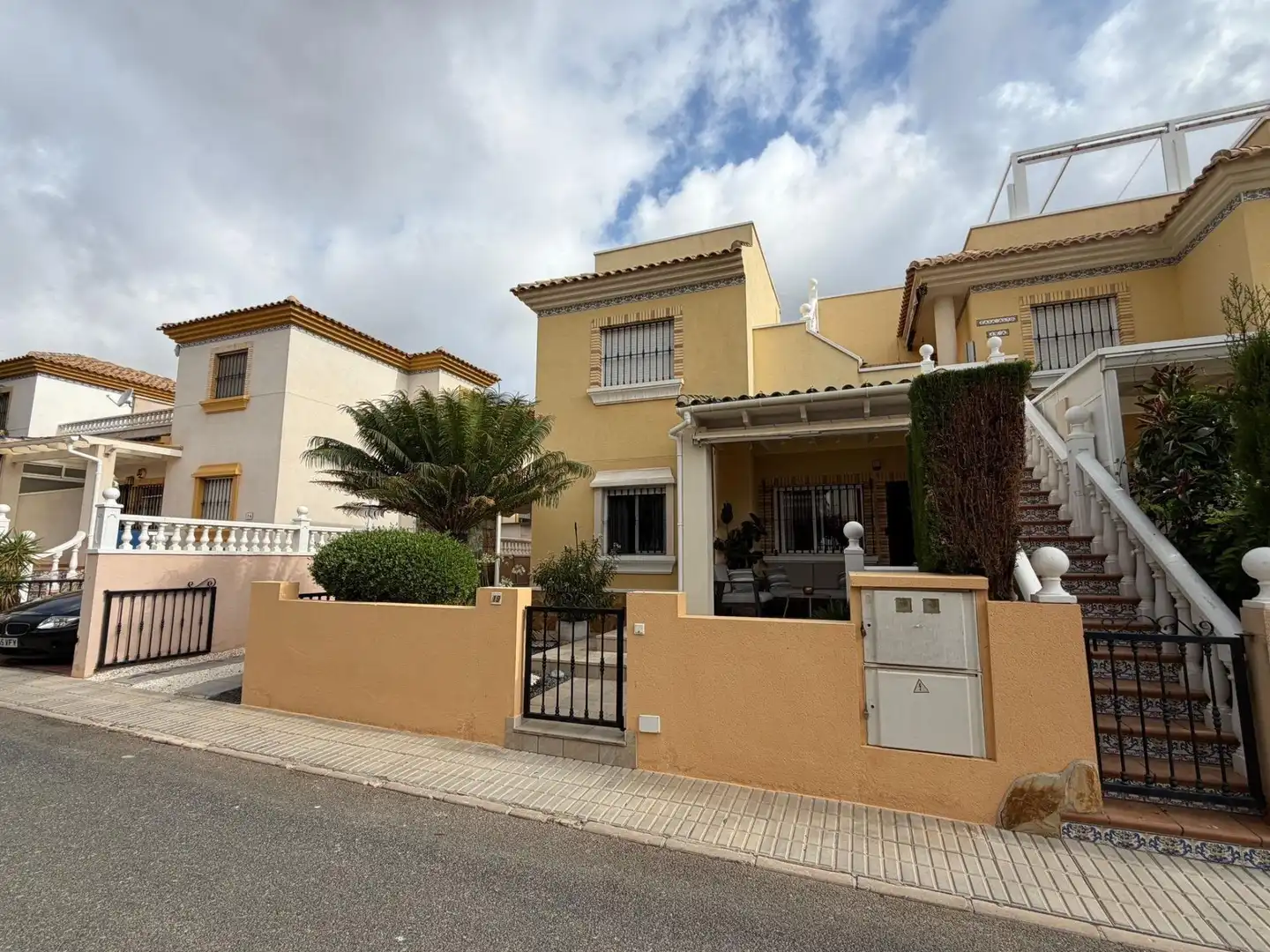 Vista exterior de Casa o chalet en venta en Orihuela Costa