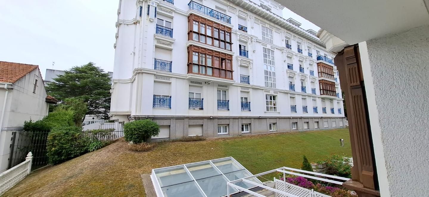 Vista exterior de Apartament de lloguer en Santander amb Calefacció i Moblat