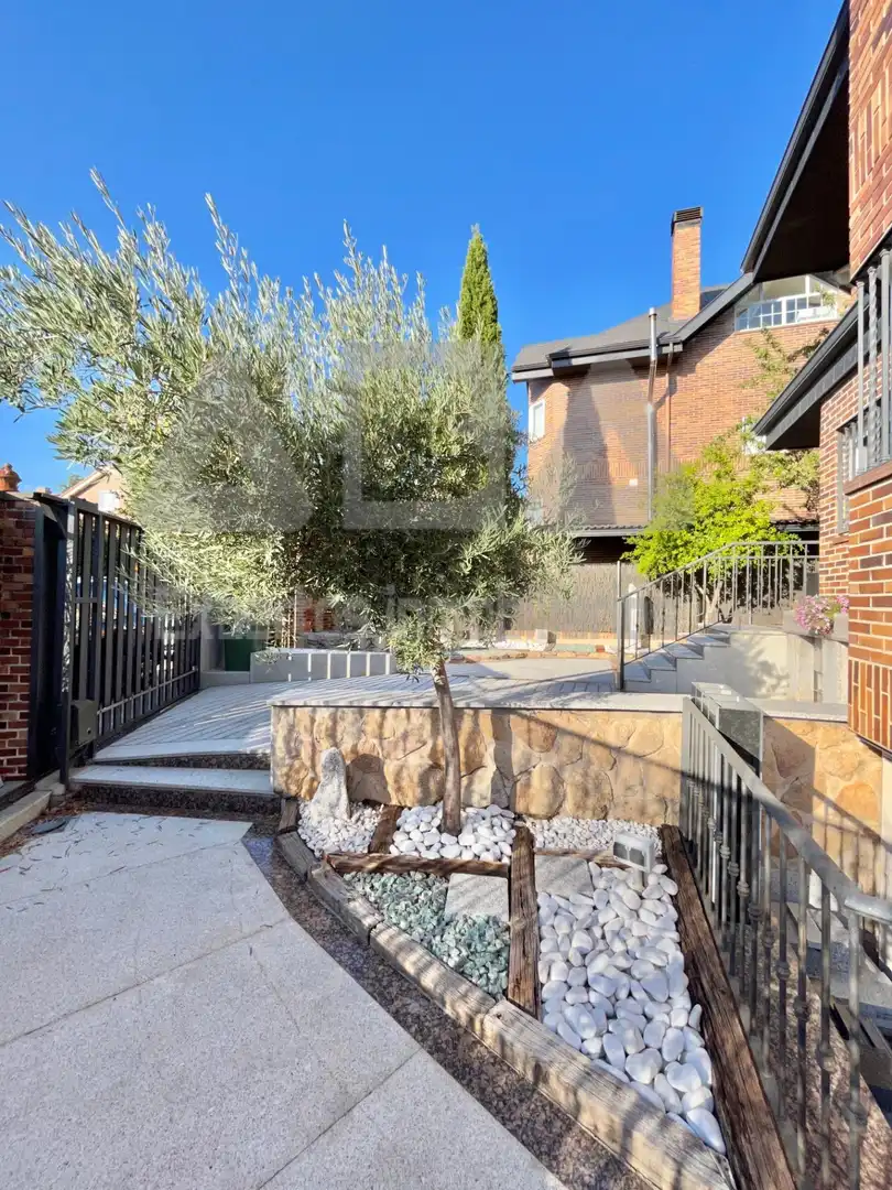 Garden of Houses for sale in Torrelodones  with Air Conditioner, Heating and Private garden