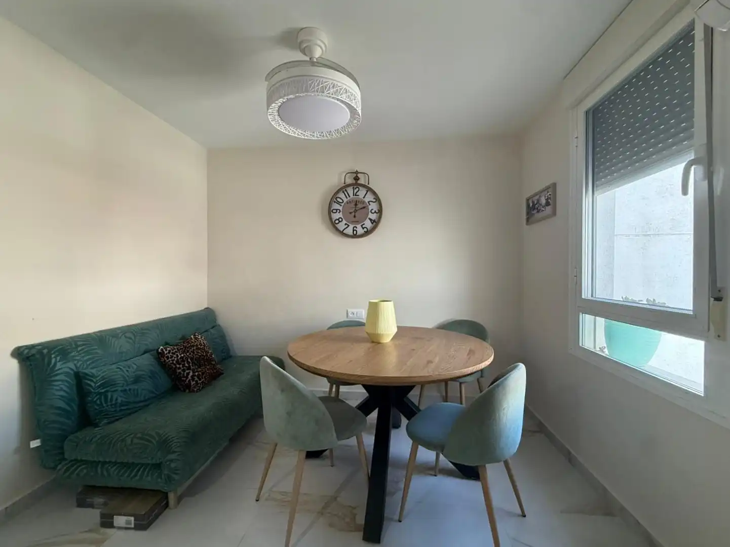 Esszimmer von Einfamilien-Reihenhaus zum Verkauf in Mérida mit Klimaanlage, Heizung und Terrasse