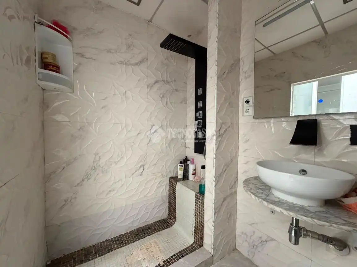 Casa adosada en venta en Torredonjimeno