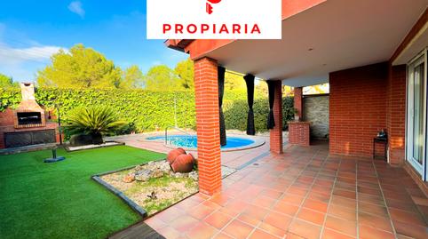 Foto 2 de Casa adosada en venda a Avinguda de Can Cases, 30, Martorell, Barcelona