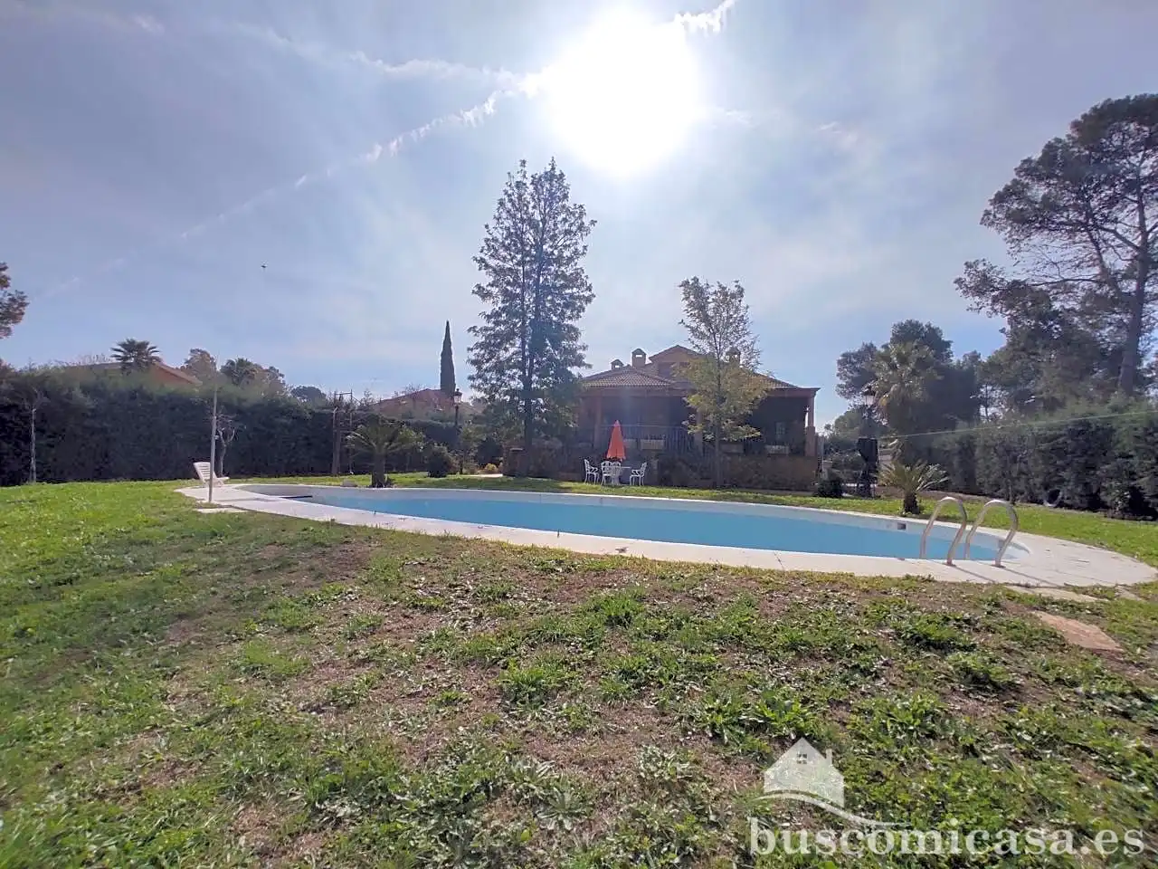Piscina de Casa o xalet en venda en Linares amb Aire condicionat, Calefacció i Jardí privat