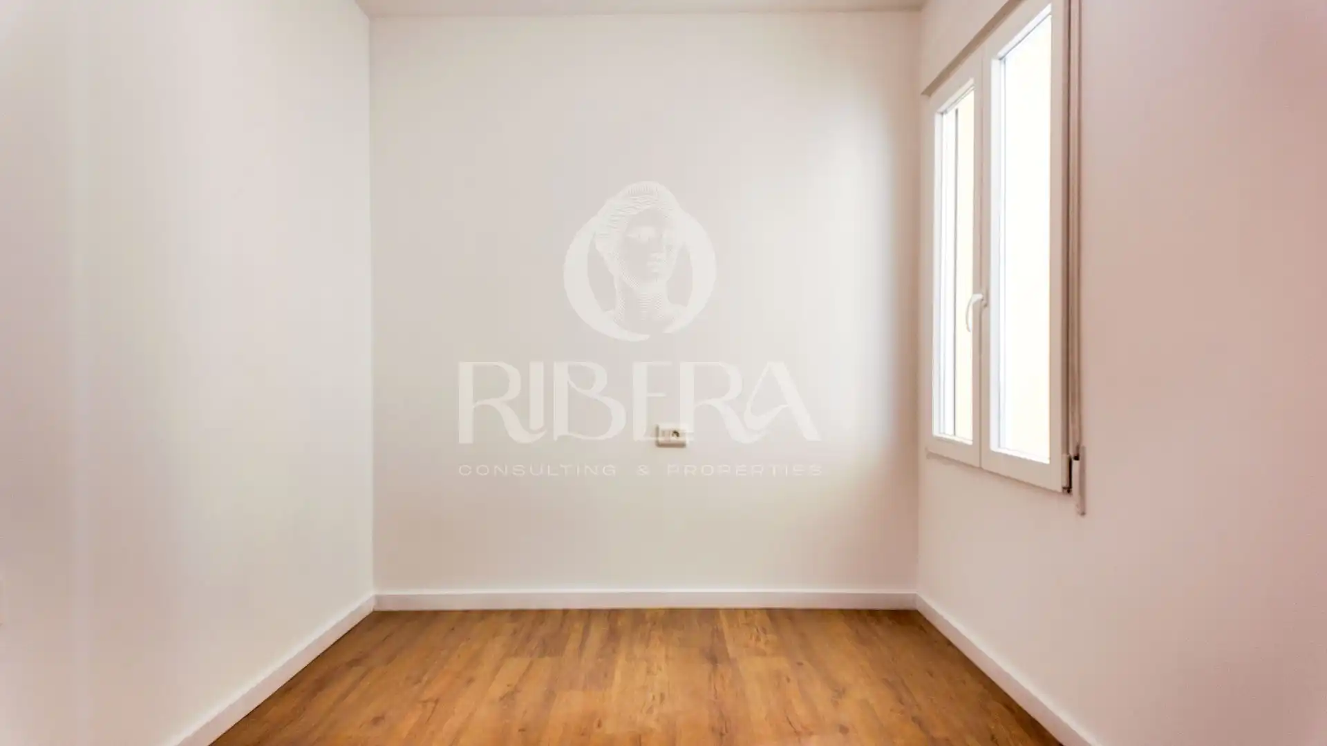 Bedroom of Flat for rent in Valencia  with Air Conditioner, Terrace and Pets allowed