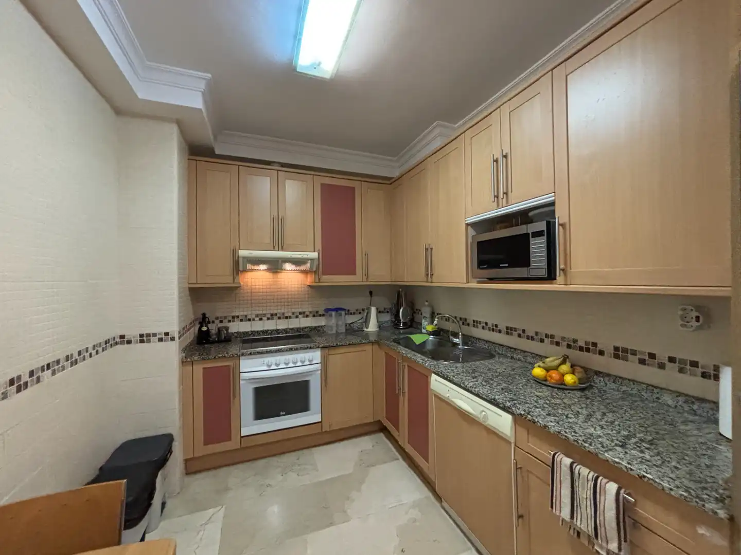 Cocina de Piso en venta en Las Palmas de Gran Canaria con Terraza y Piscina comunitaria