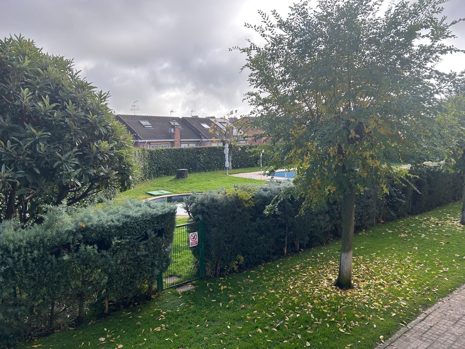 Swimming pool of Flat for sale in El Molar (Madrid)  with Air Conditioner, Heating and Private garden