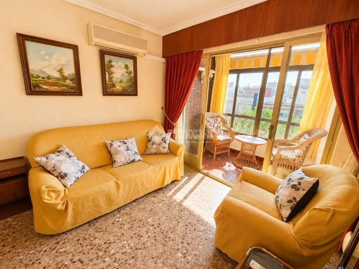 Sala de estar de Piso en venta en Torrent con Balcón