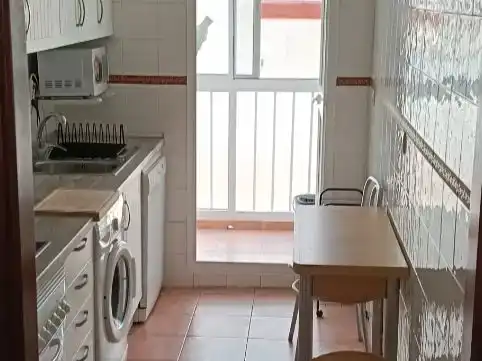 Küche von Wohnung zur Miete in La Línea de la Concepción mit Klimaanlage und Balkon