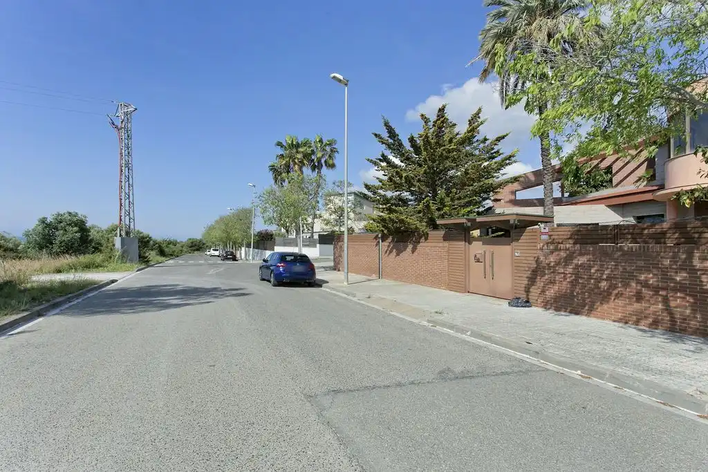Vista exterior de Casa o chalet en venta en Vilanova i la Geltrú con Aire acondicionado, Calefacción y Jardín privado