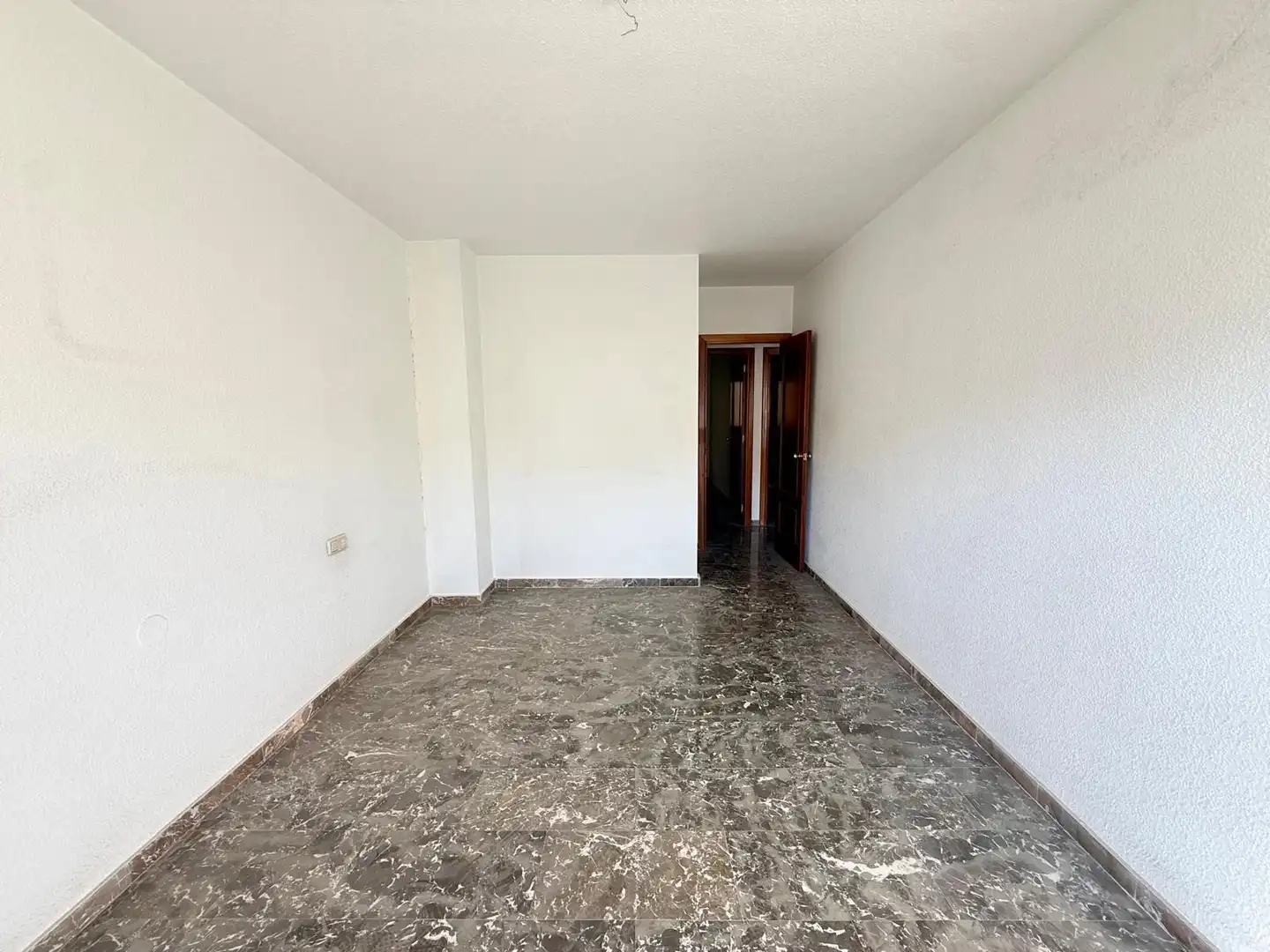 Dormitori de Pis en venda en Almería amb Balcó