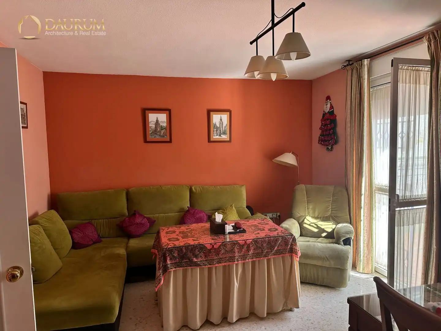 Sala d'estar de Casa adosada en venda en Dos Hermanas amb Aire condicionat, Calefacció i Terrassa