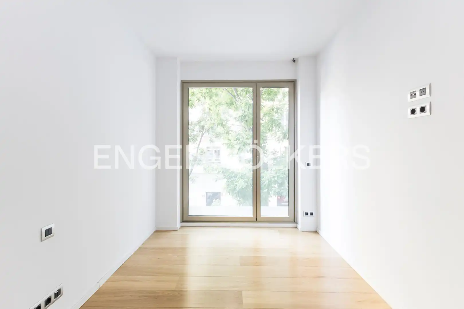 Bedroom of Flat for rent in Madrid  with Air Conditioner, Heating and Storage room
