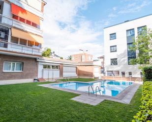 Swimming pool of Flat to rent in  Madrid Capital  with Air Conditioner and Terrace