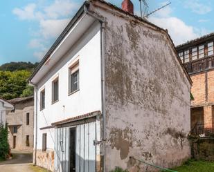 Vista exterior de Casa o xalet en venda en San Martín del Rey Aurelio amb Calefacció