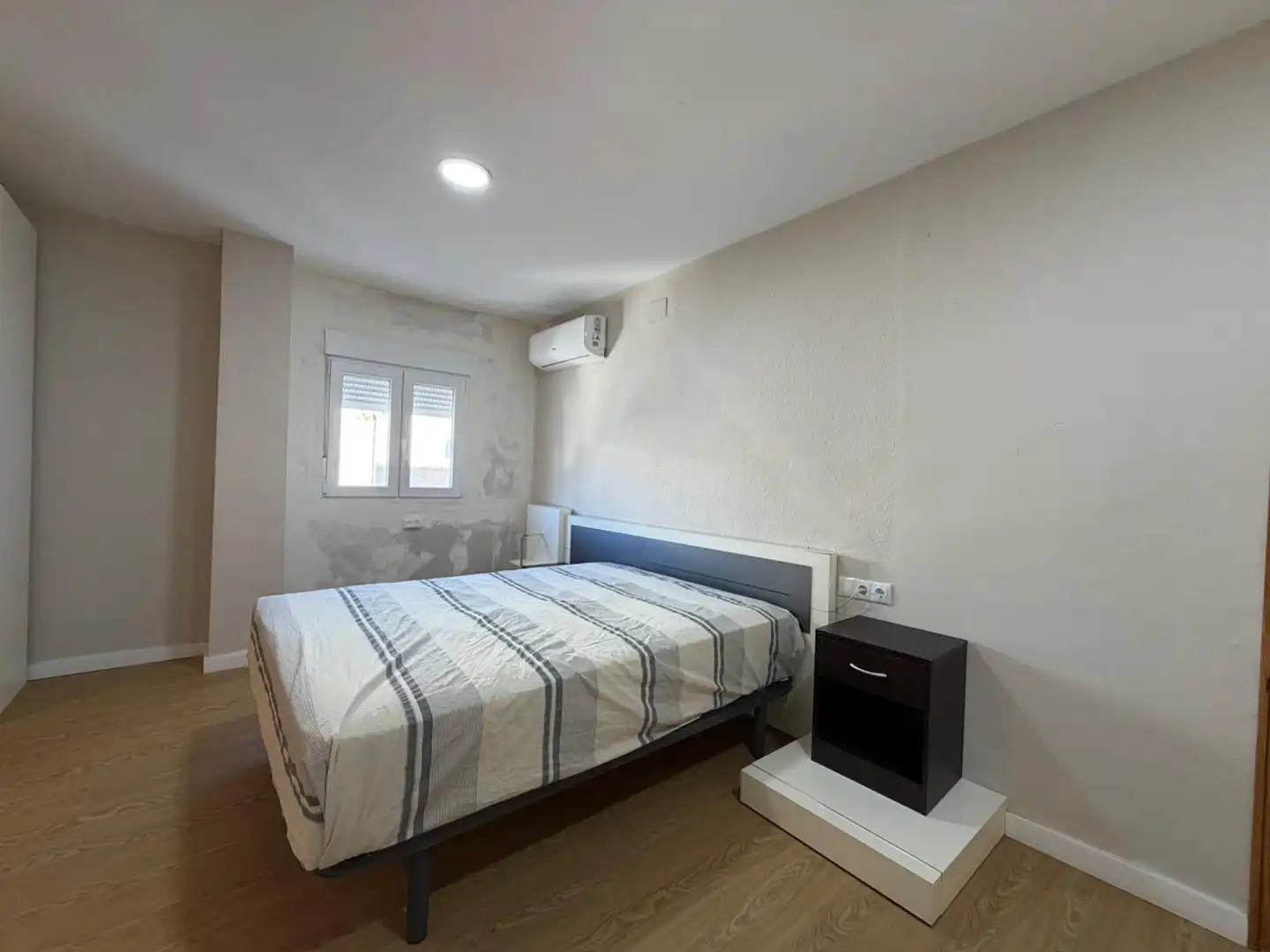 Bedroom of Flat for sale in Llíria  with Air Conditioner and Balcony