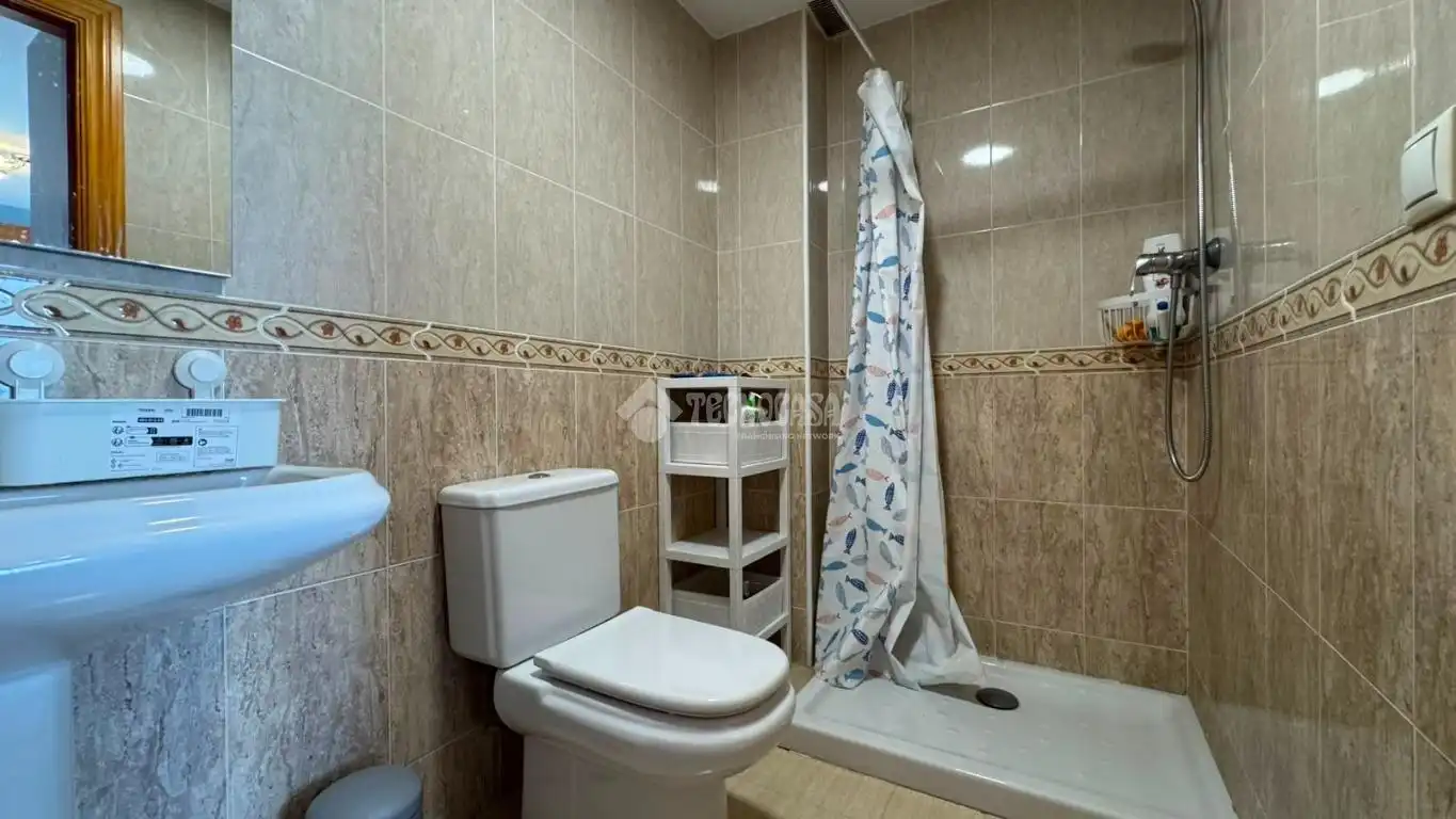 Baño de Piso en venta en Polopos con Aire acondicionado y Balcón