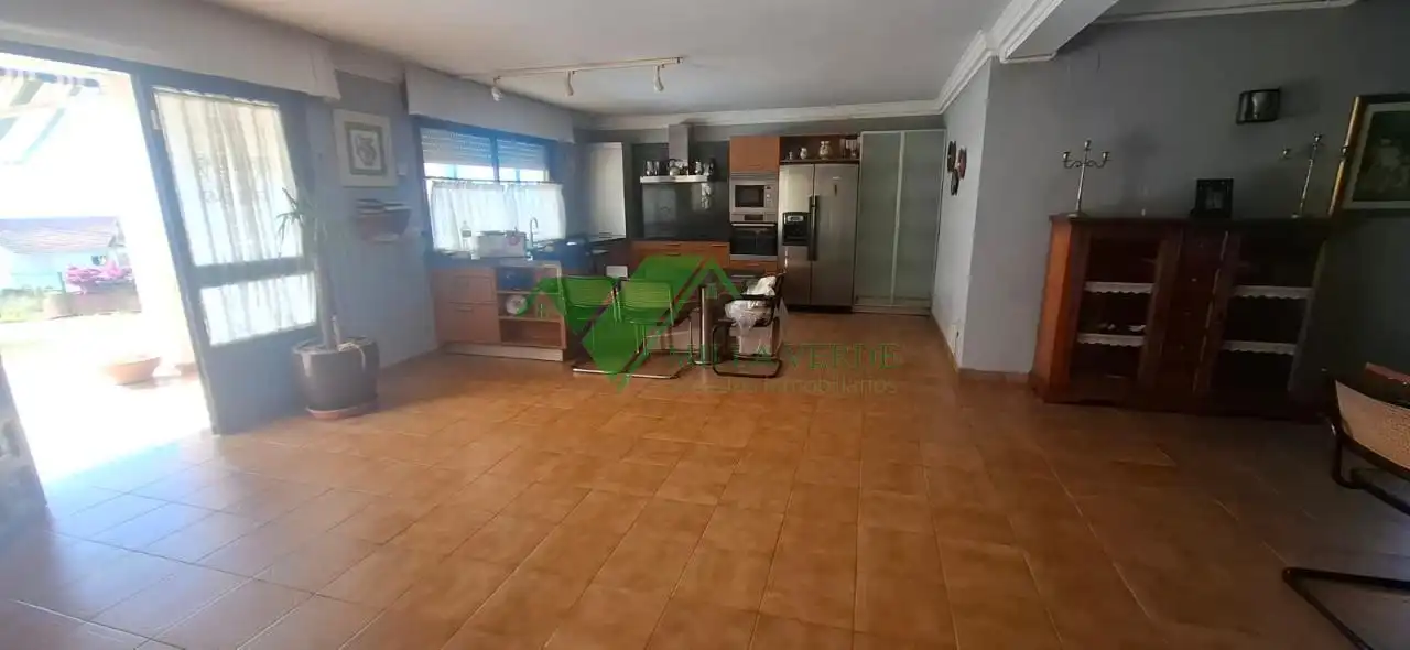 Cocina de Casa o chalet en venta en Vigo  con Calefacción, Terraza y Trastero