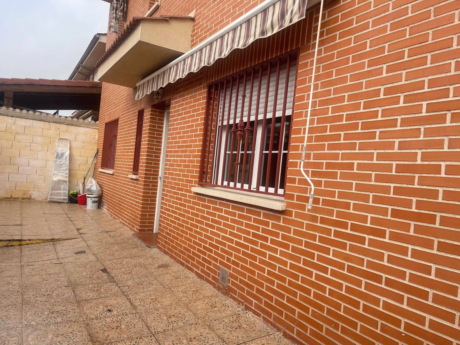 Exterior view of House or chalet for sale in Meco  with Heating, Private garden and Oven