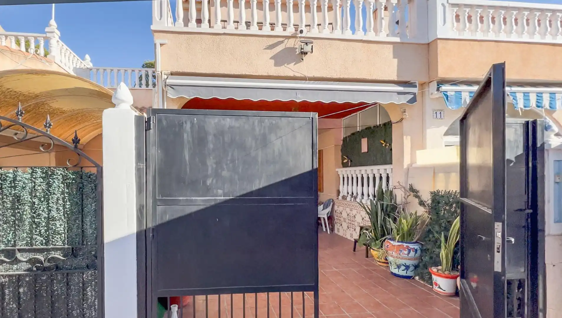 Vista exterior de Casa o chalet en venta en Torrevieja con Aire acondicionado, Jardín privado y Terraza