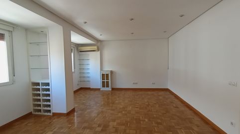 Foto 3 de Piso de alquiler en Los Peñascales, Fuente del Berro, Madrid Capital