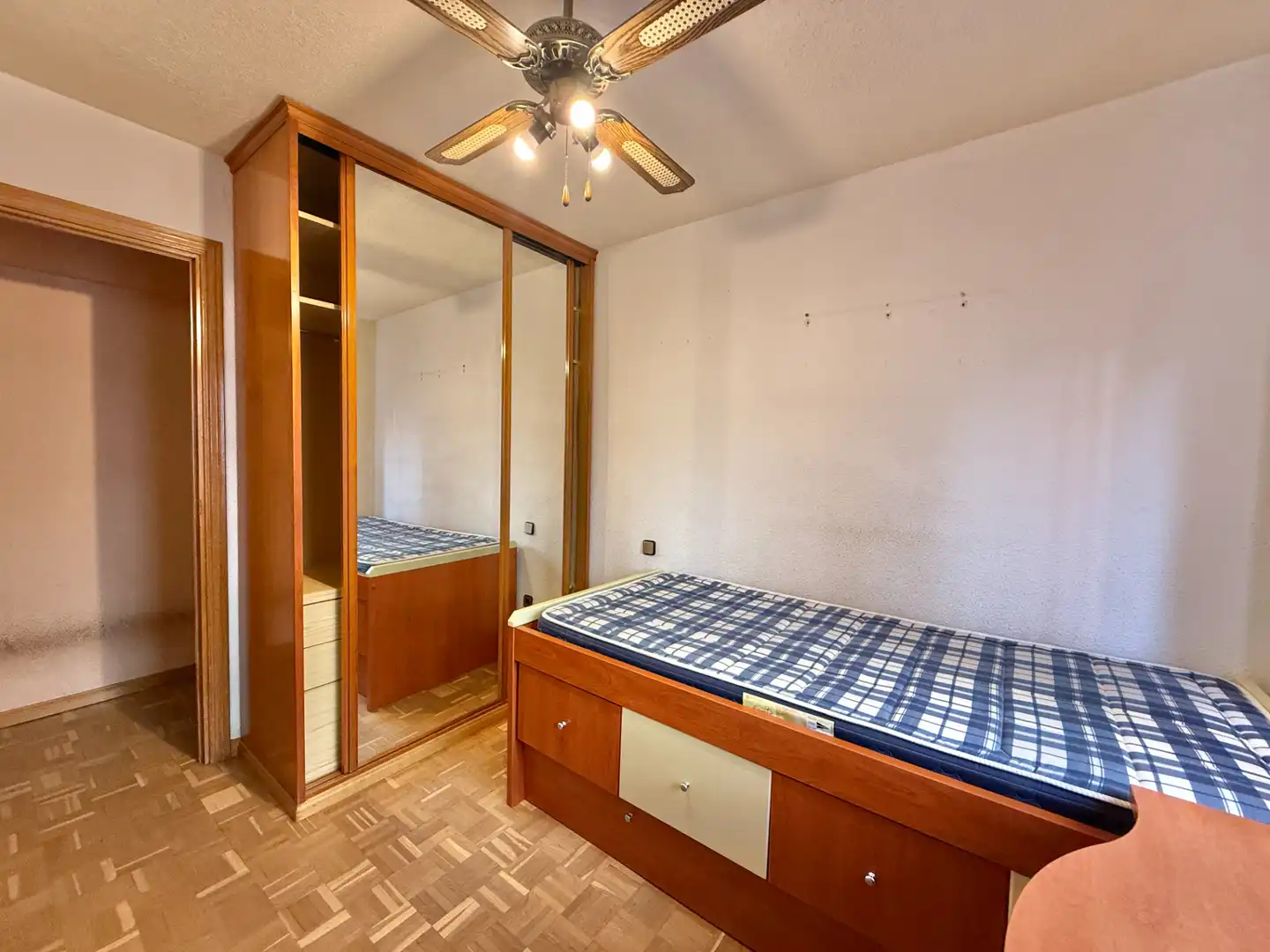 Habitación de Piso en venta en Alcorcón con Aire acondicionado, Calefacción y Parquet