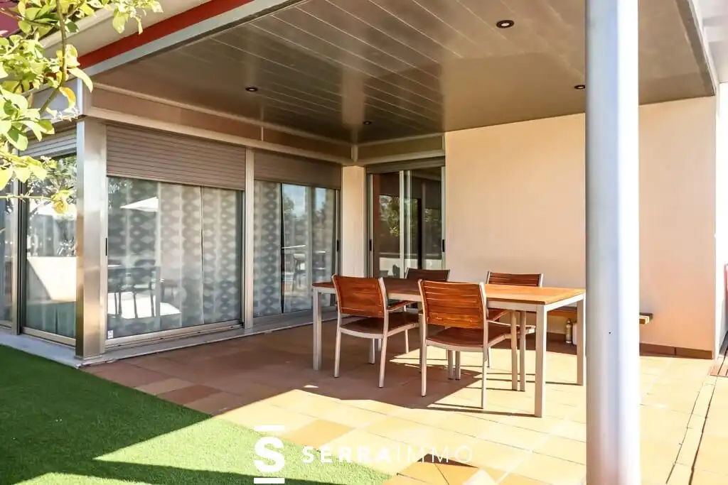 Terrassa de Casa o xalet en venda en Vilafranca del Penedès amb Aire condicionat, Calefacció i Jardí privat