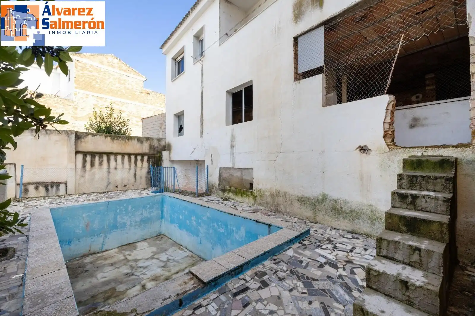 Außenansicht von Haus oder Chalet zum Verkauf in La Zubia mit Klimaanlage, Privatgarten und Terrasse