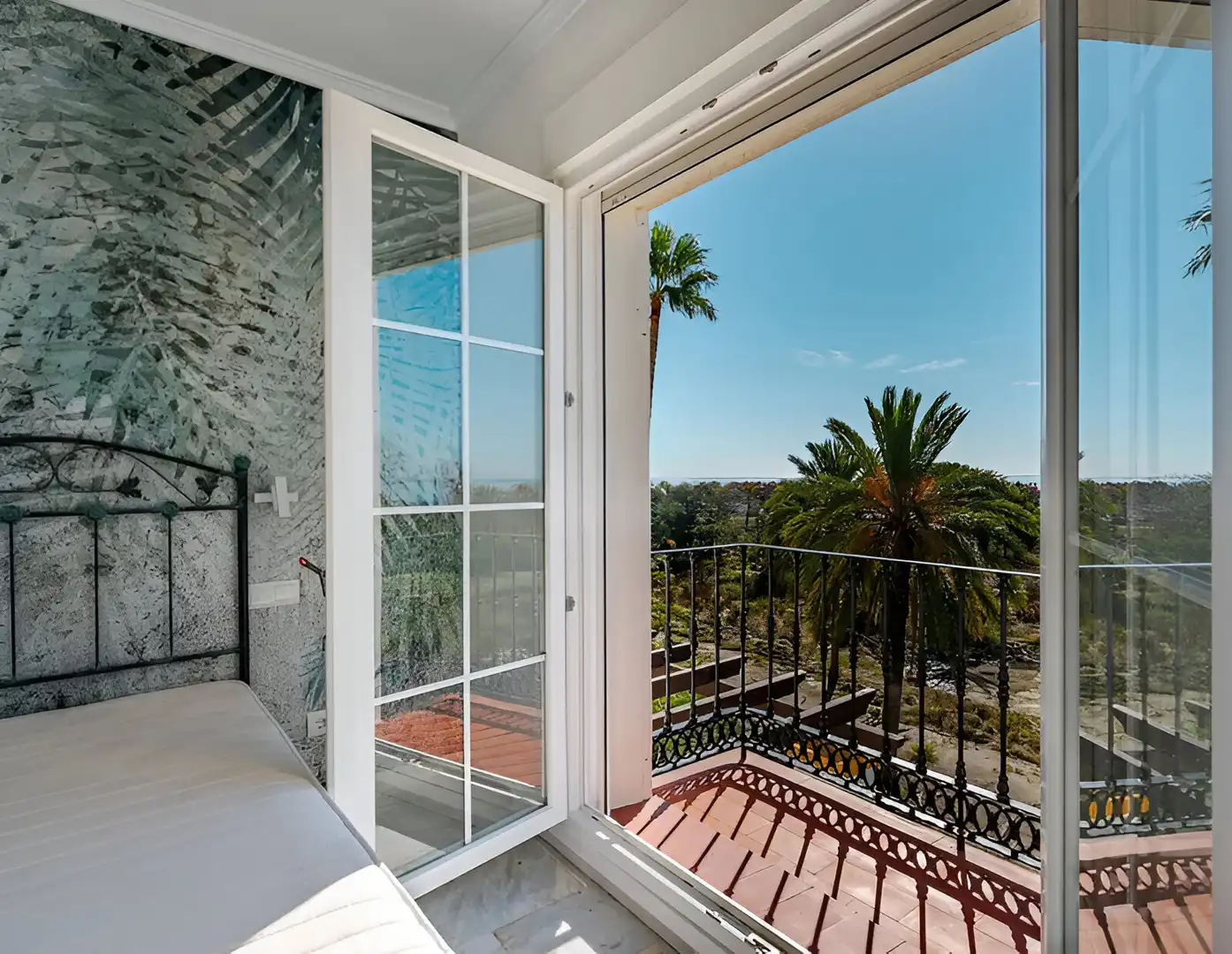 Terrassa de Casa adosada en venda en Estepona amb Aire condicionat, Jardí privat i Terrassa