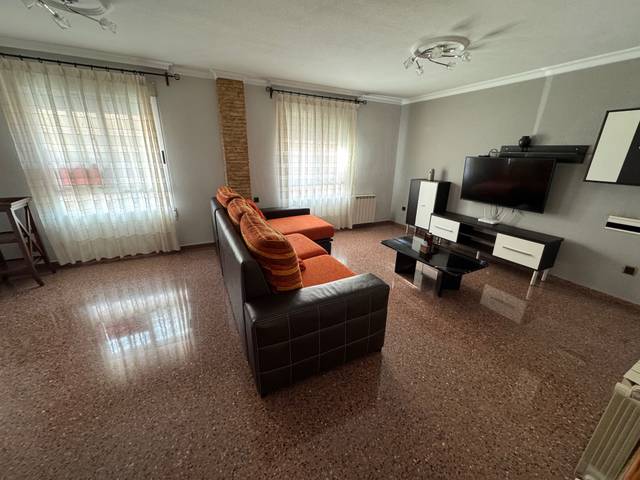 Casa adosada en Venta en Calle Sax en La Paz