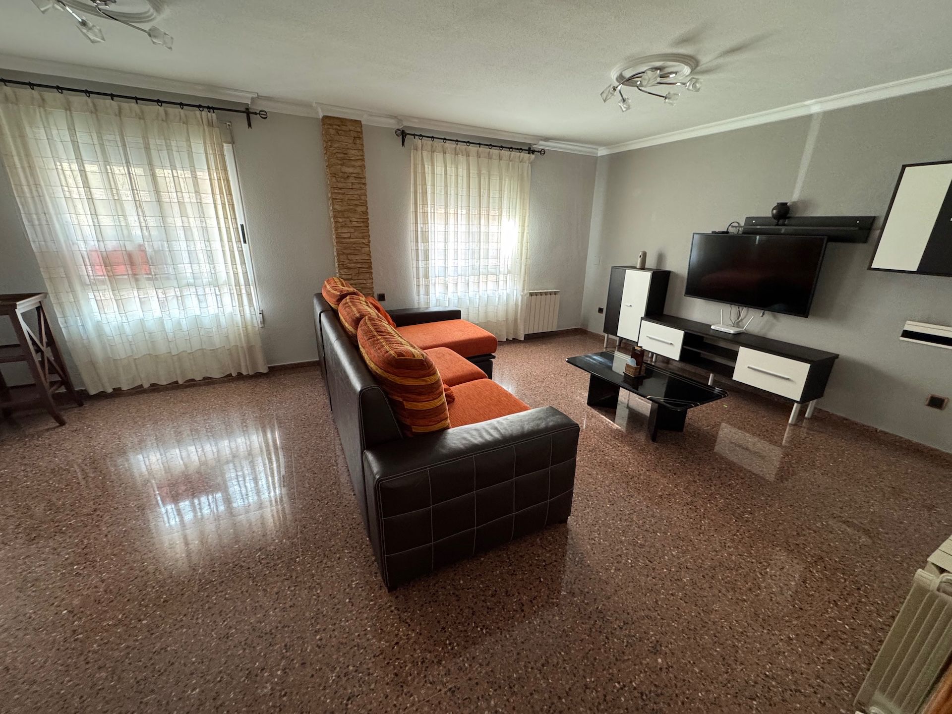 Living room of Single-family semi-detached for sale in Villena  with Air Conditioner, Heating and Storage room