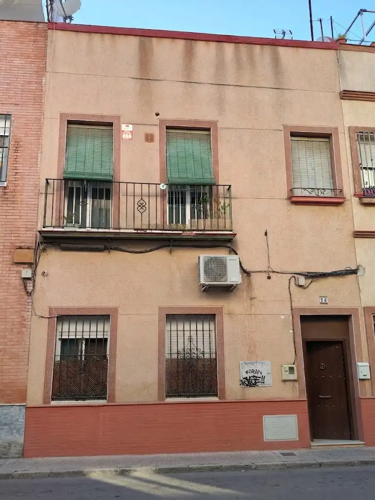 Vista exterior de Casa adosada en venda en Sevilla amb Aire condicionat, Calefacció i Terrassa