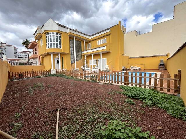 Casa-chalet en Venta en Saloma, 4 en Cho - Parque de la Reina