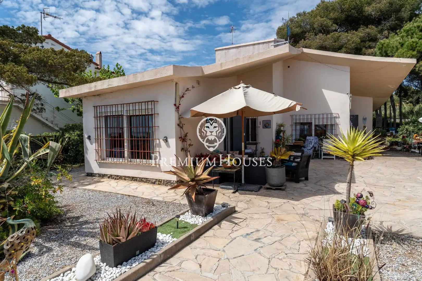 Vista exterior de Casa o xalet en venda en Tarragona amb Aire condicionat, Calefacció i Jardí privat