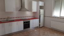 Cuina de Casa o xalet en venda en Las Labores   amb Calefacció i Jardí privat