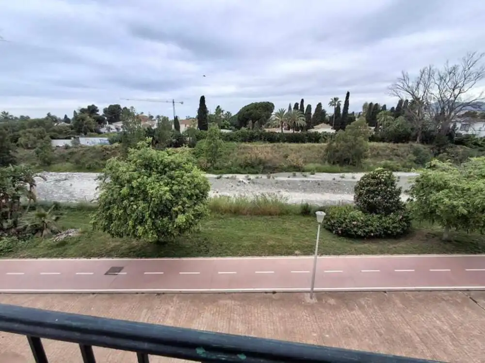 Vista exterior de Casa adosada en venta en Marbella con Aire acondicionado, Terraza y Trastero