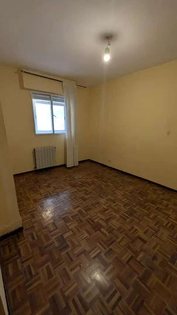 Habitación de Piso en venta en Madrid con Calefacción y Terraza