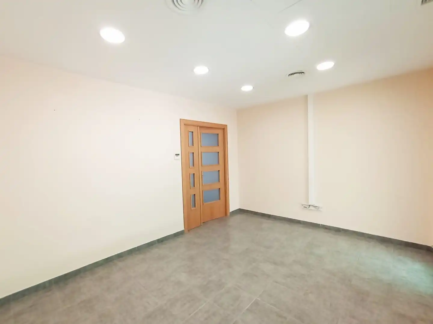 Local comercial de lloguer a Lluis Puigjaner 8, imagen 9